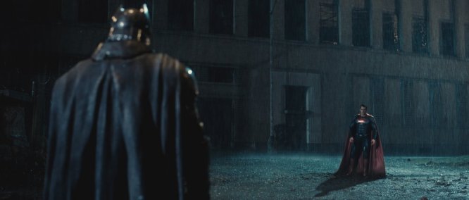batman-v-superman-dawn-of-justice-2016-001-duo-face-off-in-rain.jpg