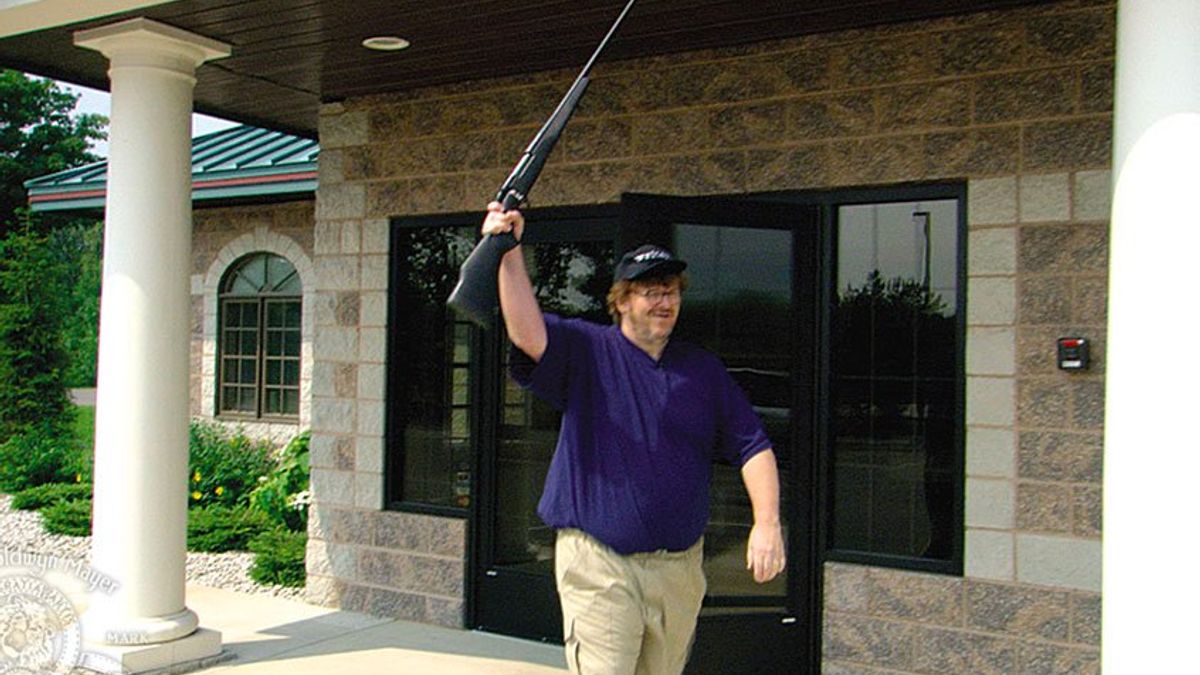 bowling-for-columbine-still01